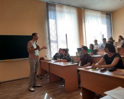 Главный редактор «Беларускага гістарычнага часопіса» А.А.Корзюк принял участие в заседании методического объединения учителей учителей истории и обществоведения Светлогорского района Главный редактор «Беларускага гістарычнага часопіса» А.А.Корзюк принял участие в заседании методического объединения учителей учителей истории и обществоведения Светлогорского района